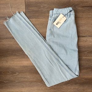 Missguided Women’s Tall Light Wash High Rise Mom Jeans with Raw Hem